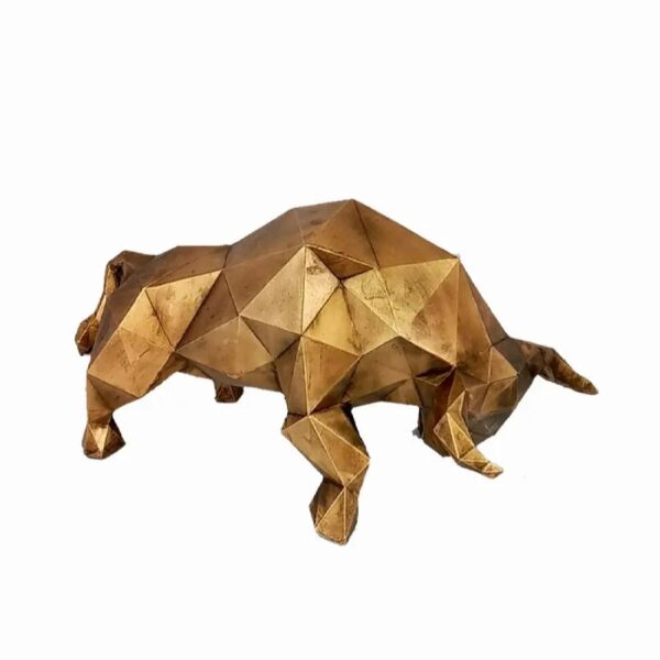 تمثال ثور ذهبي هندسي بالكيوبية - لمسة أنيقة