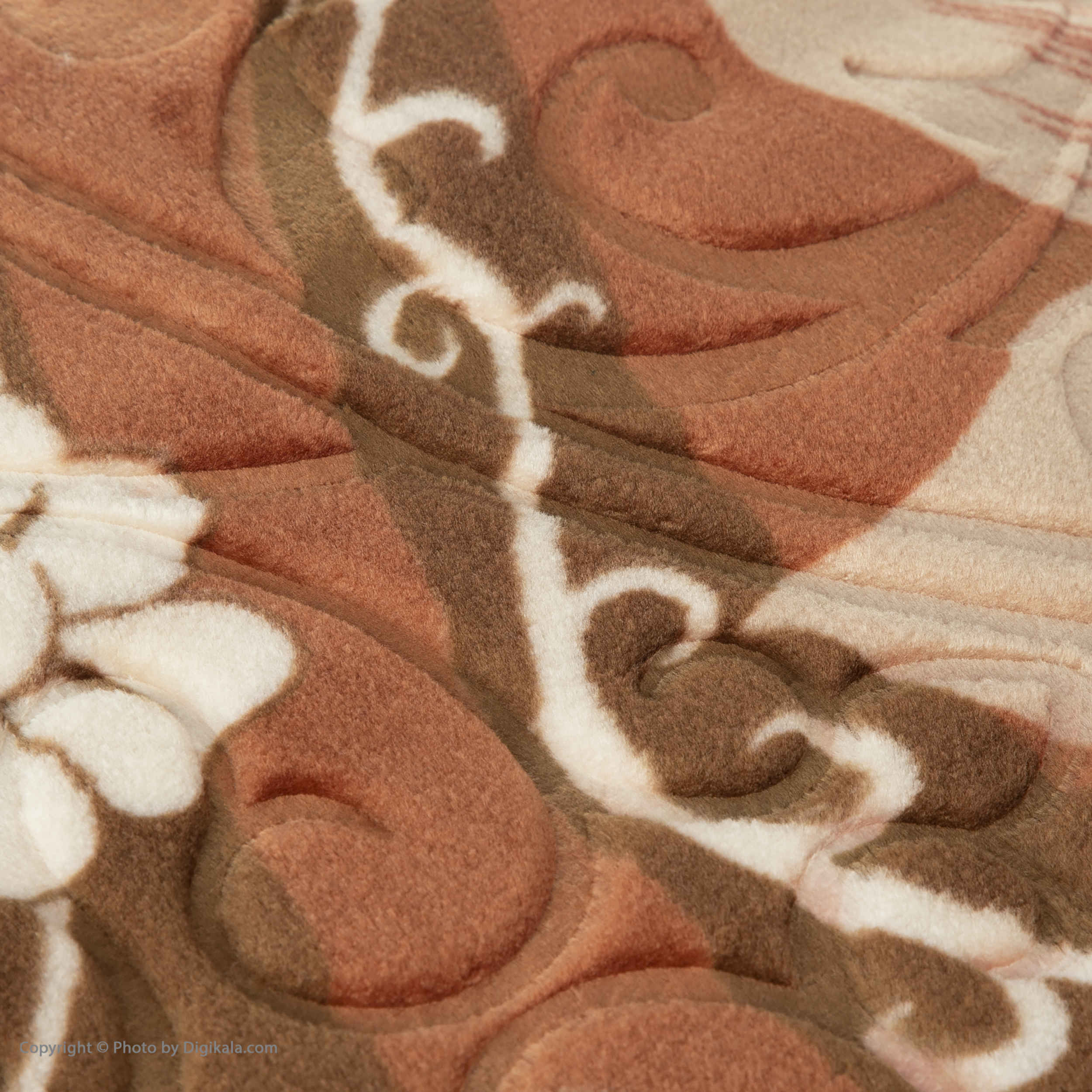 بطانية سرير فردي إيرانية من جولبافت بموديل برجسته زهري