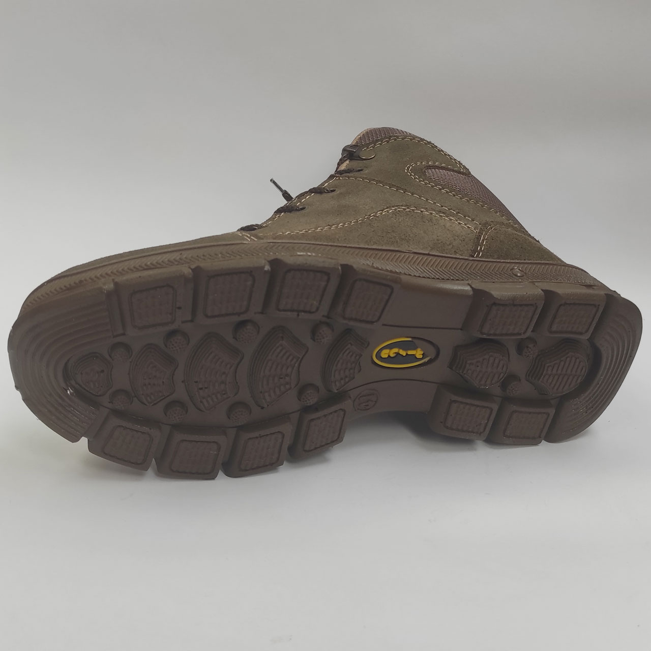 أحذية المشي الجبلي للرجال متينة وخفيفة الوزن – نسيم