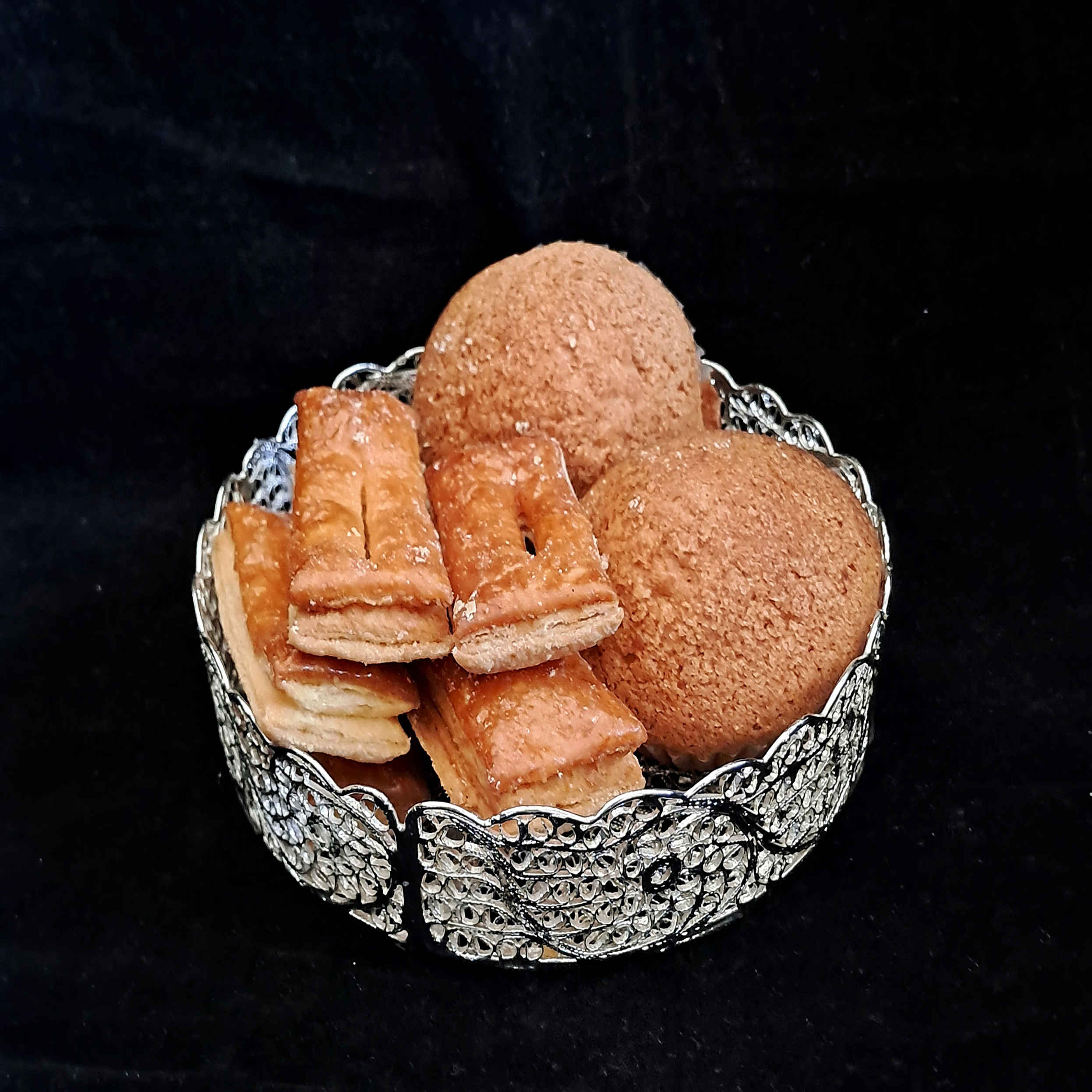 وعاء فاكهة إيراني مصنوع يدويًا بالفضة