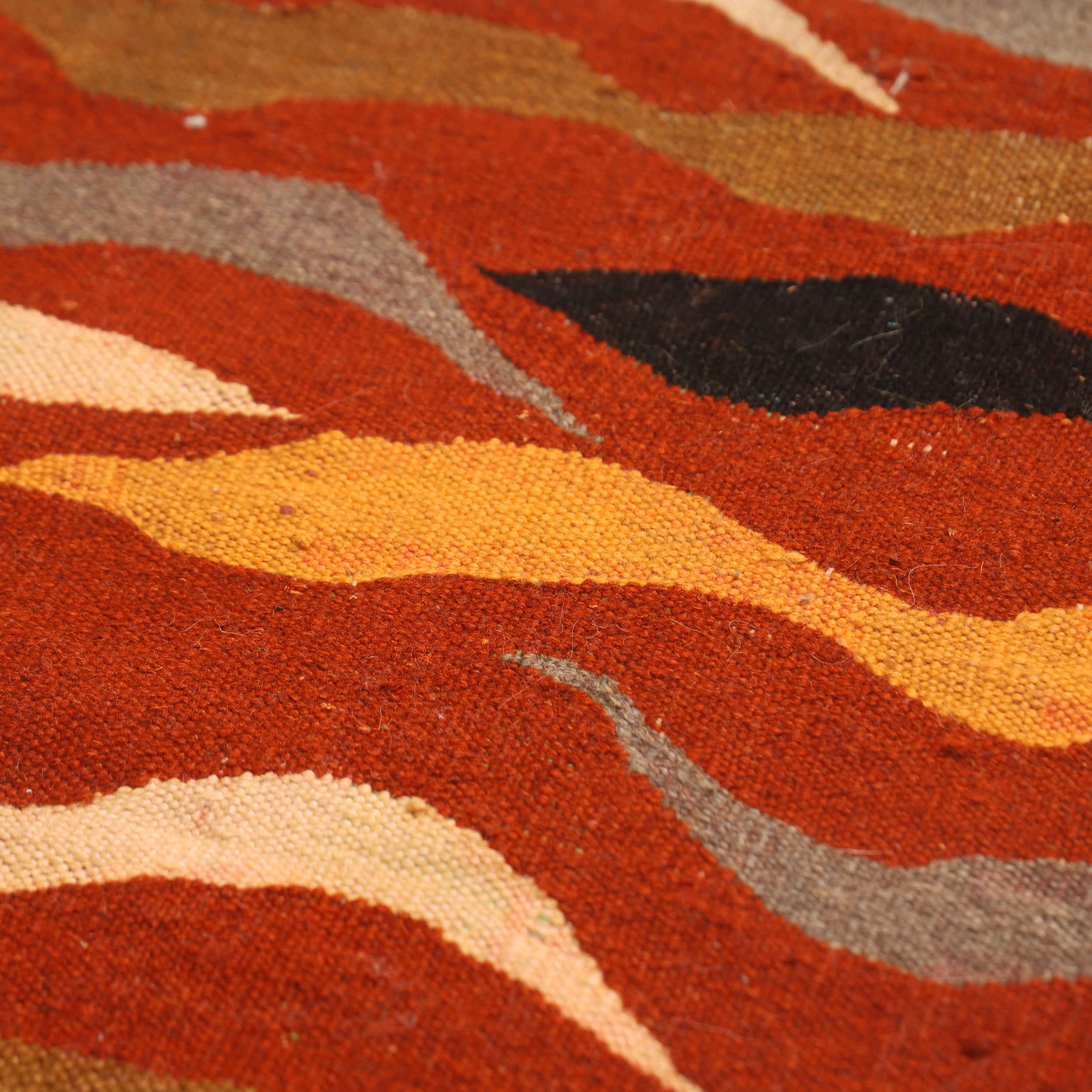 سجاد كليم إيراني من الصوف منسوج يدويًا بنقشة موجة حمراء في اصفهان