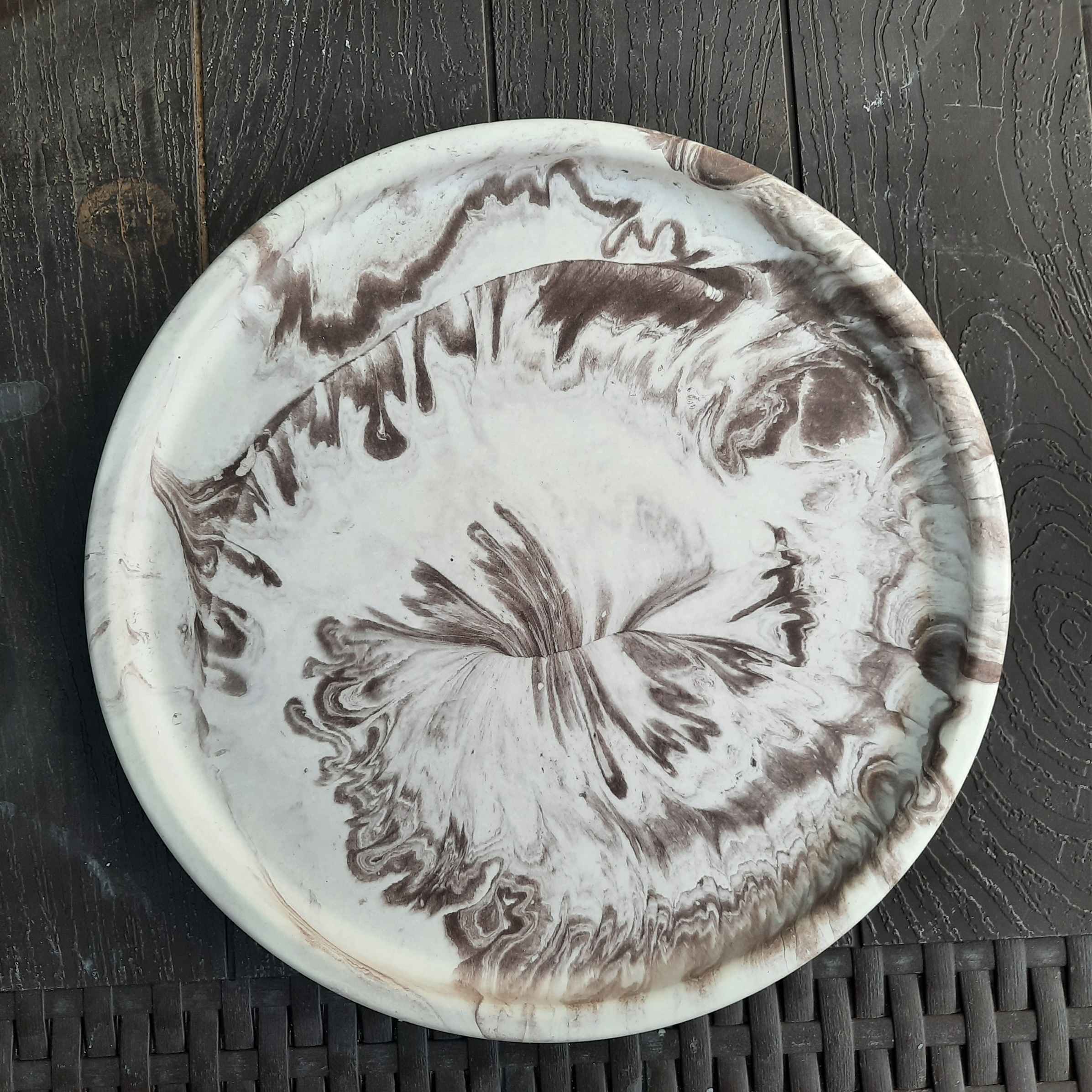 صينية خرسانية فنية مصنوعة يدويًا بالراتنج