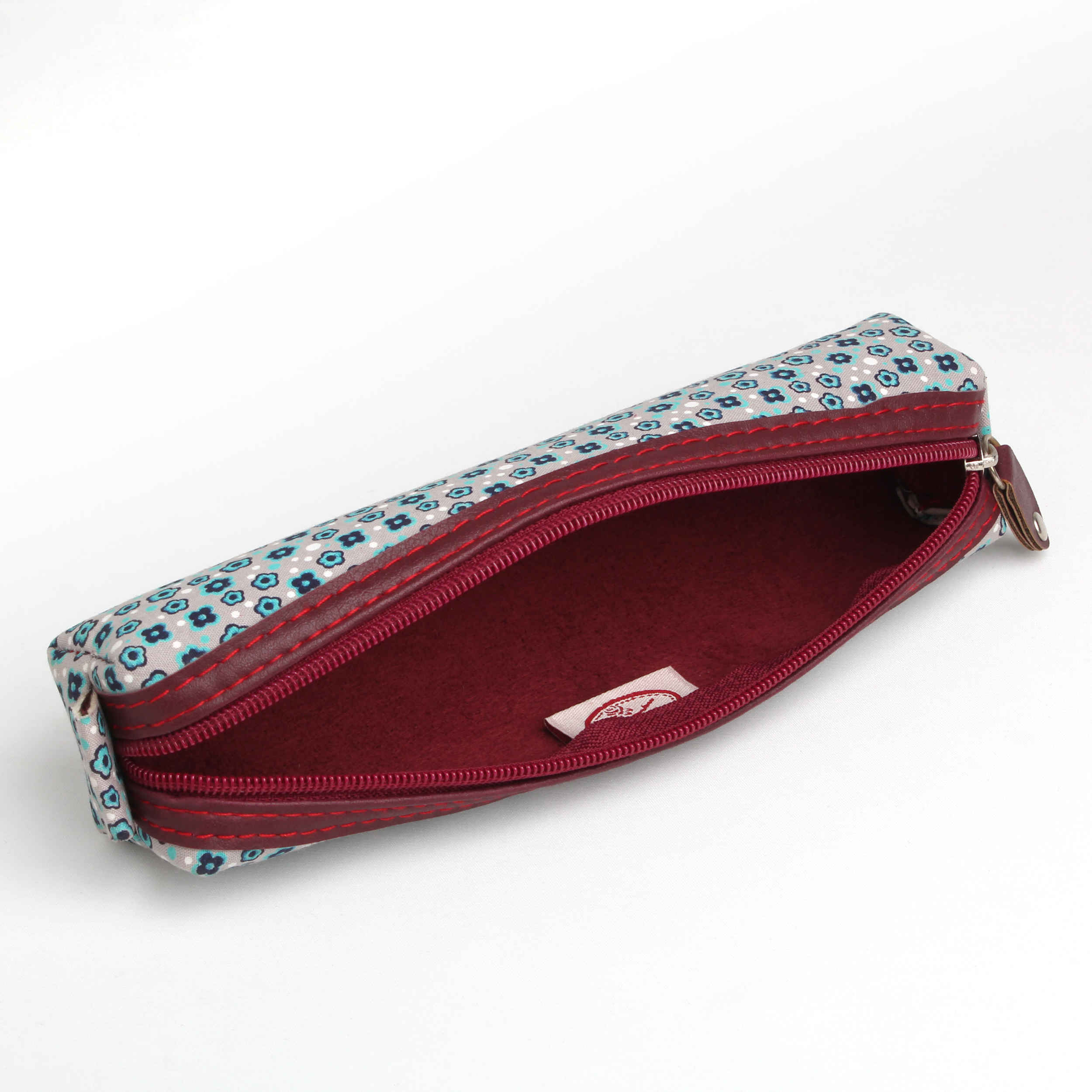 حقيبة أقلام بسحاب للقرطاسية المدرسية والمكتبية