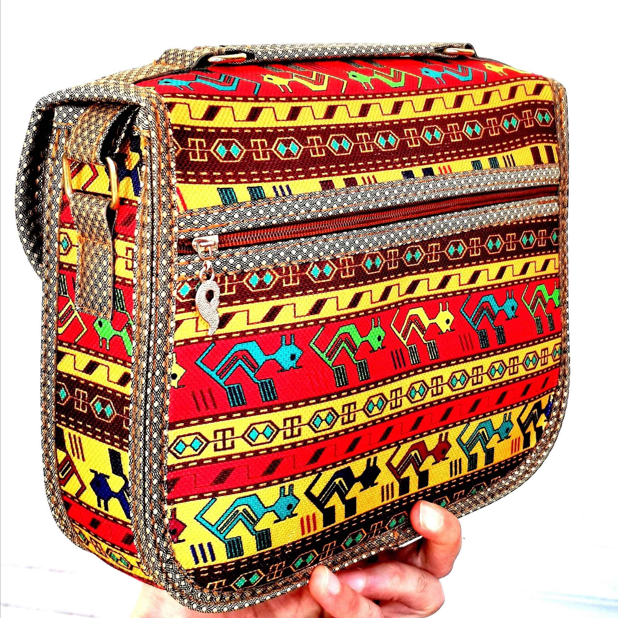 حقيبة كتف عبر الجسم مصنوعة يدويًا من الجلد الصناعي بأسلوب تقليدي