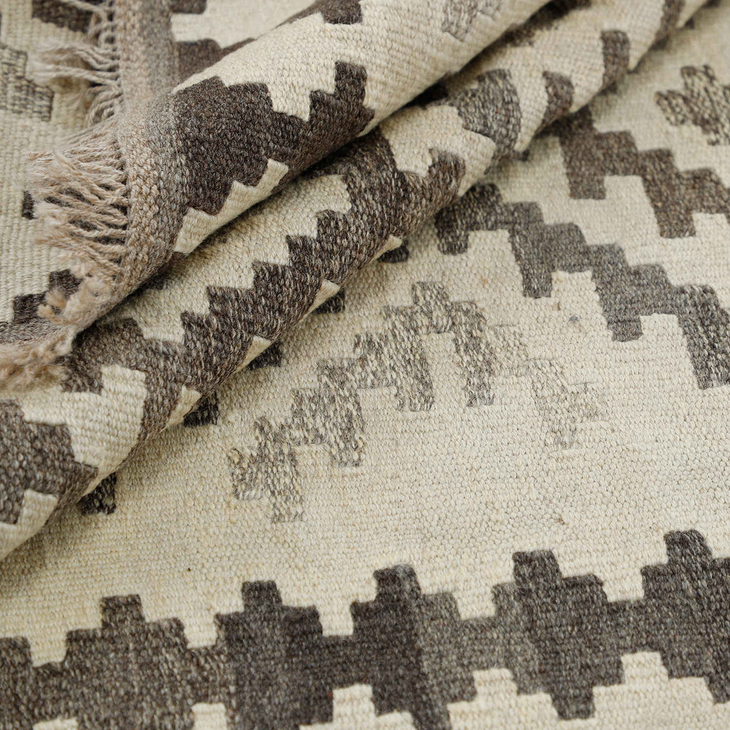 سجاد كليم إيراني من الصوف منسوج يدويًا بنقش هندسي في فارس