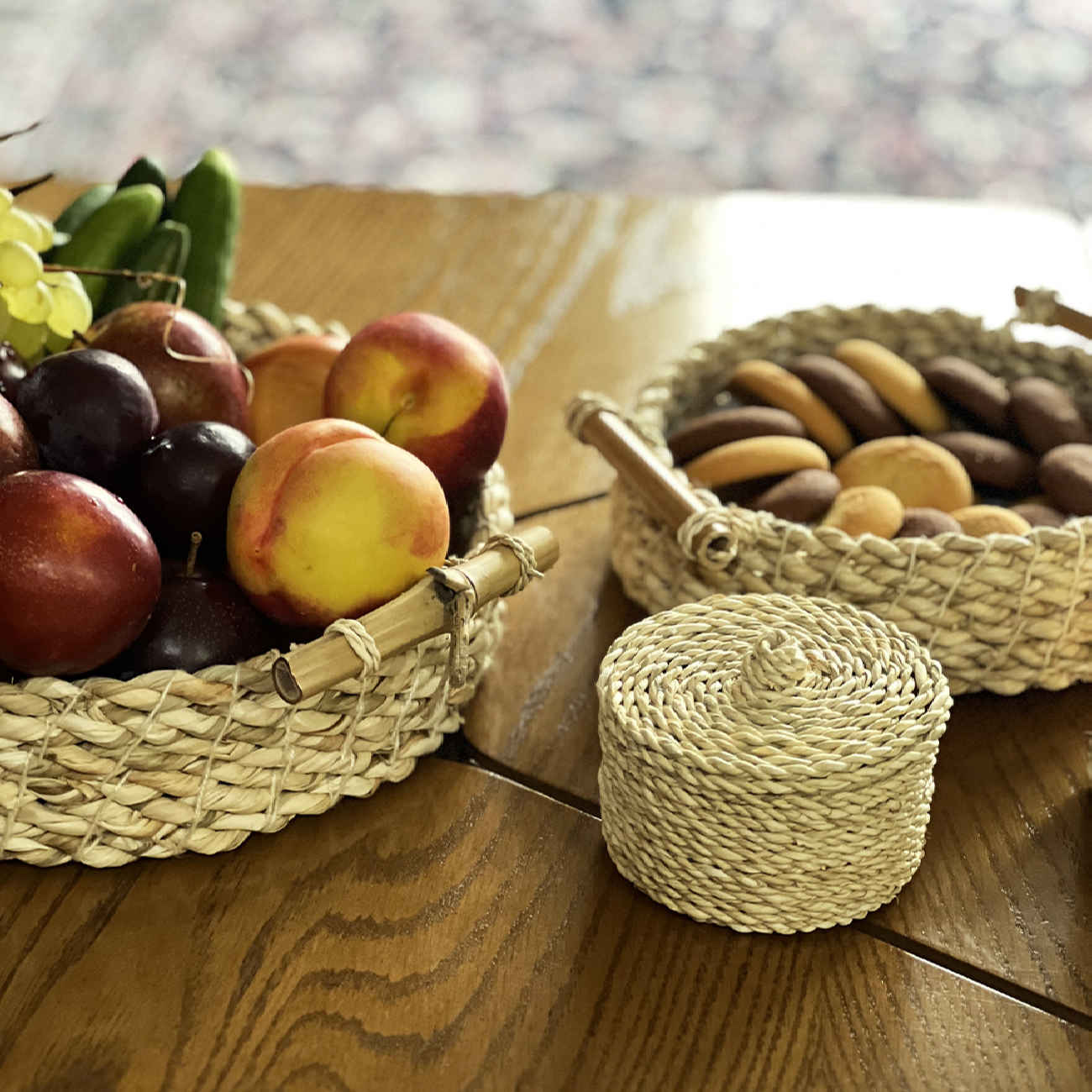 مجموعة من 3 سلال منسوجة يدويًا بمقابض من الخيزران