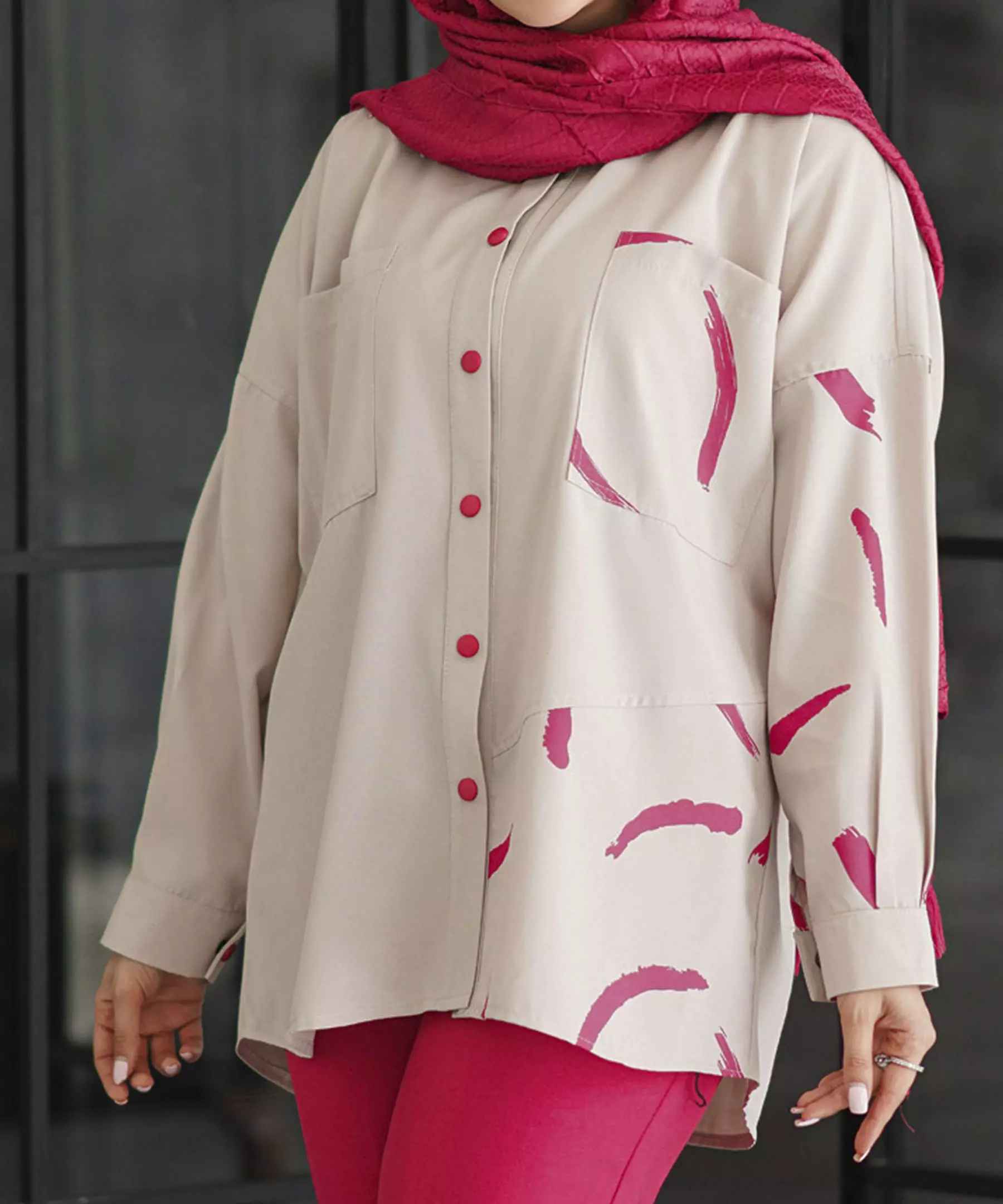 مجموعة مانتو وبنطلون للنساء مع جيبين على الصدر