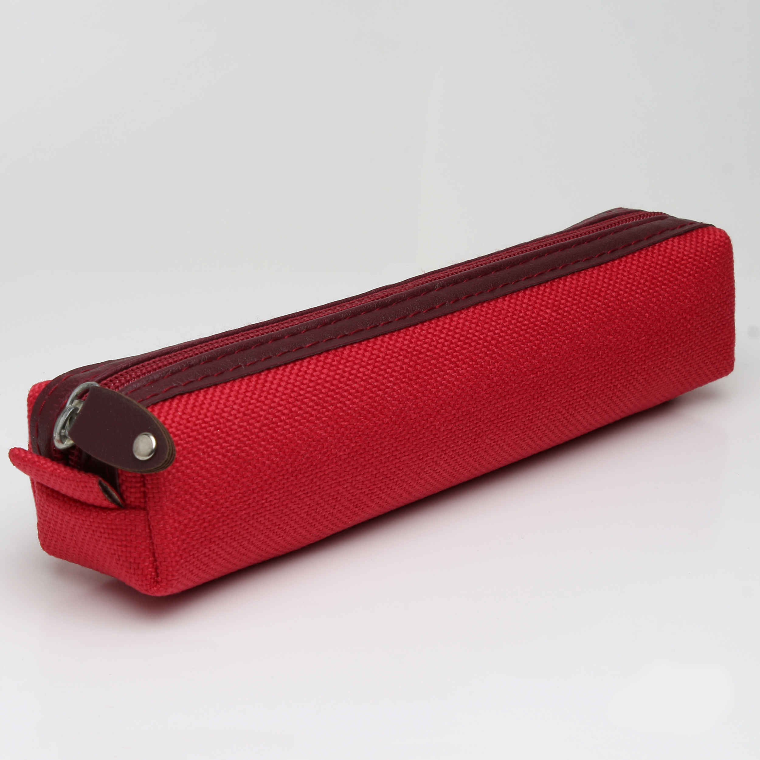 حقيبة أقلام بسحاب للقرطاسية المدرسية والمكتبية