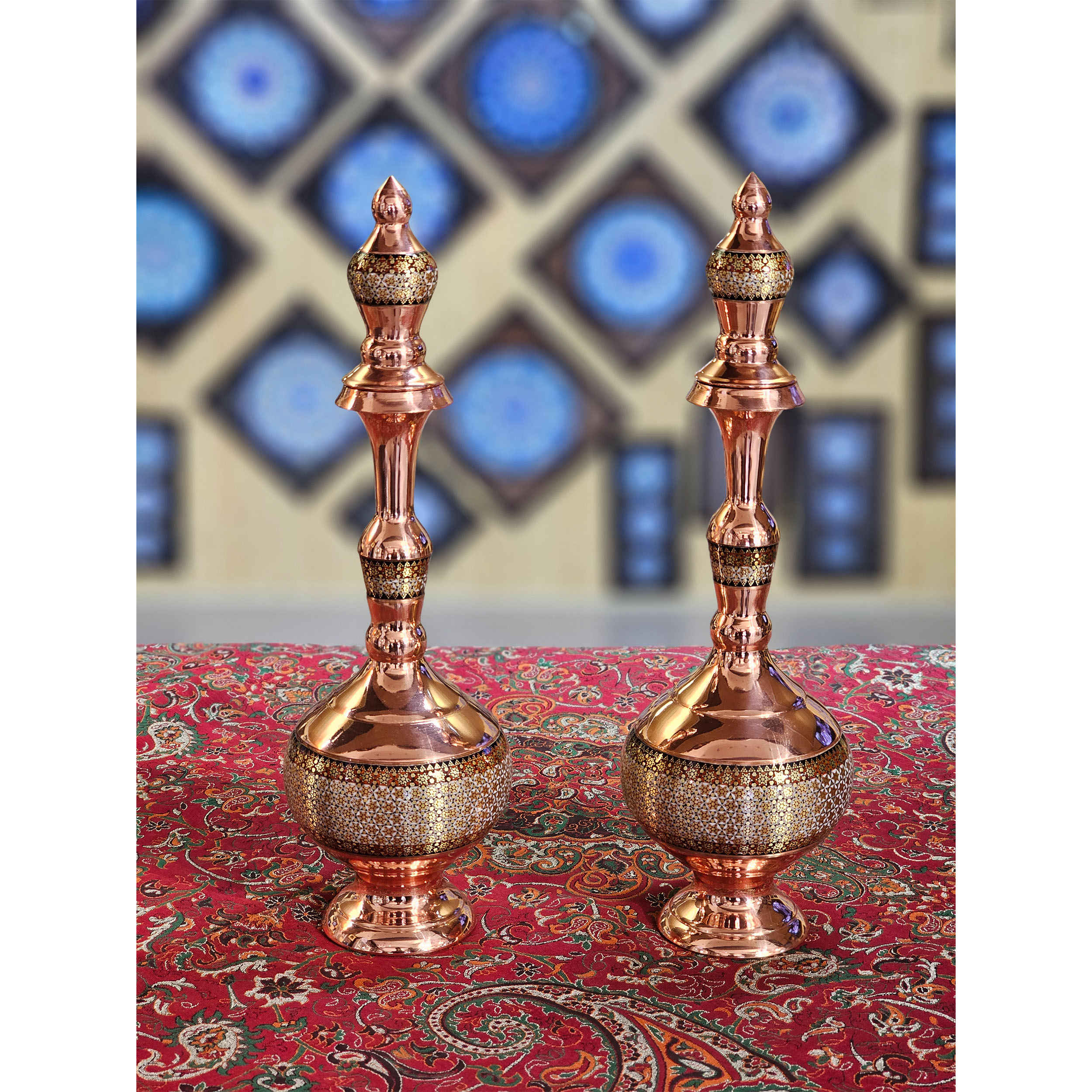 زجاجة نحاسية زخرفية بالمينا الإيرانية مصنوعة يدويًا