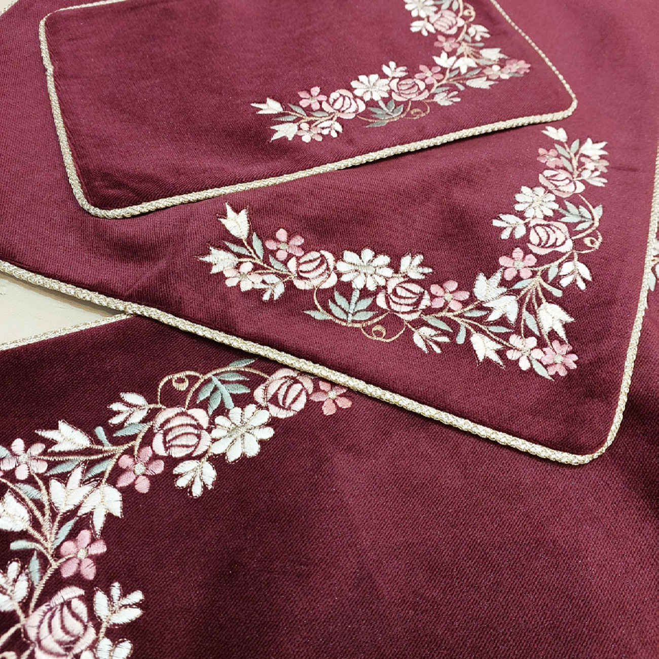 سجادة الصلاة الإسلامية الرقيقة بتصميم الزهور بالمخمل