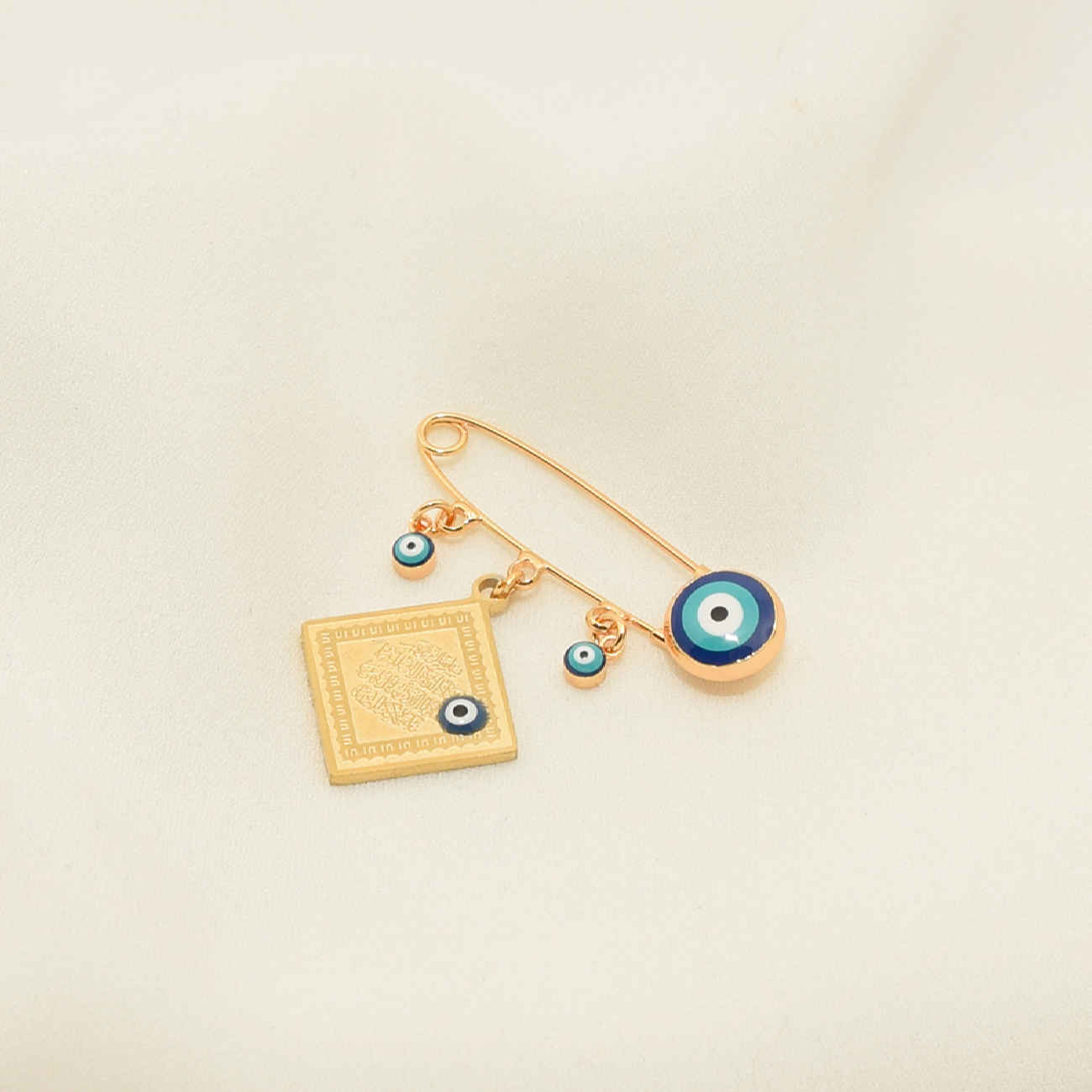 بروش إسلامي للرضع بعبارة وَإِن يَكَادُ وَلَا النَّظَرُ