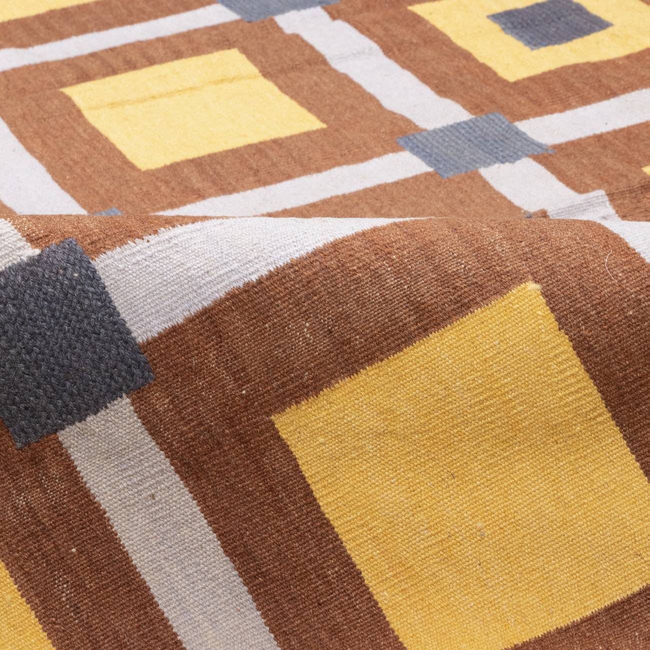 سجاد كليم إيراني من الصوف منسوج يدويًا بنقش هندسي في فارس