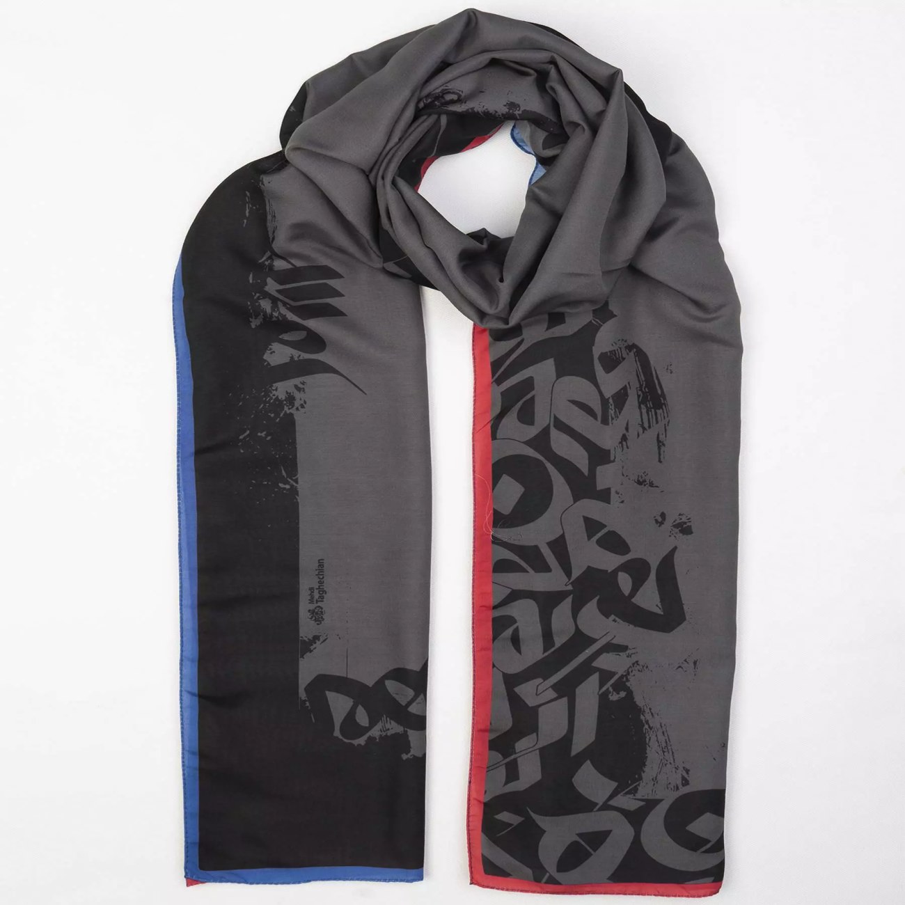 وشاح إيراني بتصميم طباعة خط للنساء