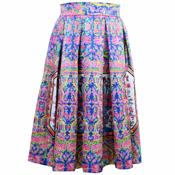 تنورة نسائية بليسيه وردية بتصميم بلاط