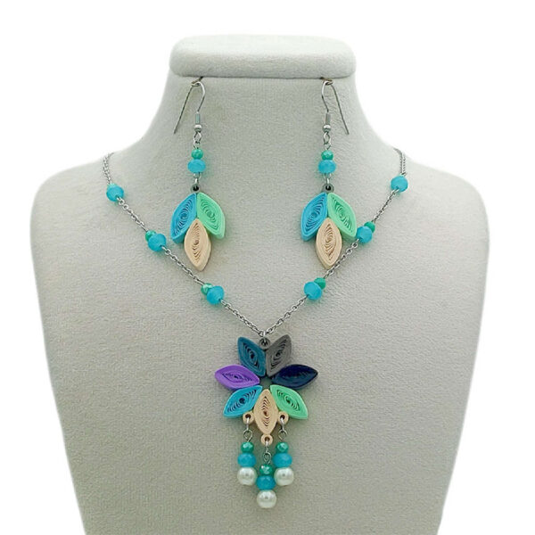 مجموعة مجوهرات فولاذية للنساء مصممة يدويًا موديل زهرة