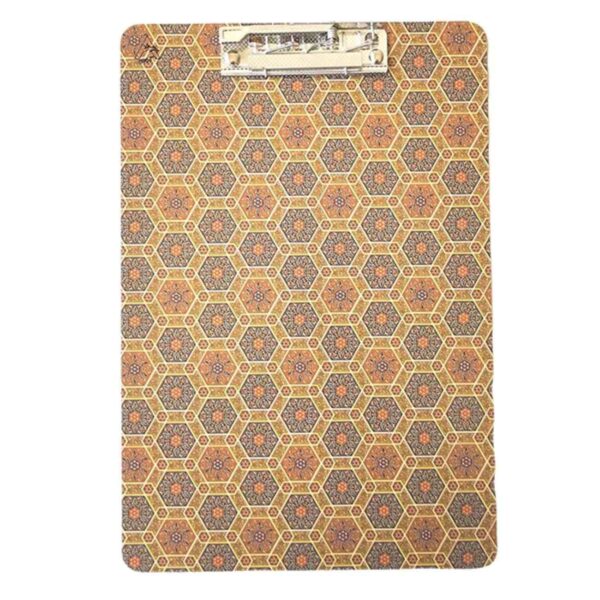 لوحة خشبية مستوحاة من تصميم خاتم كاري