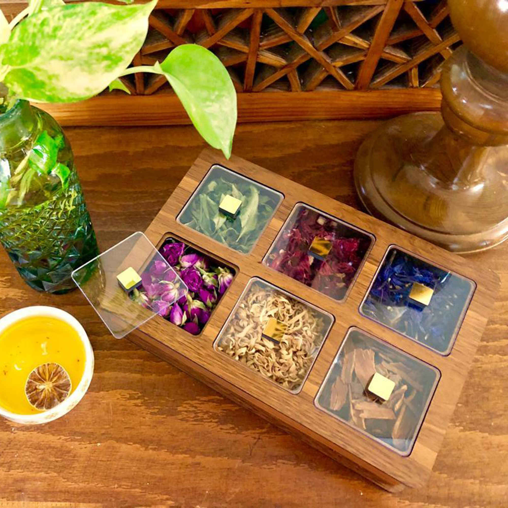 صندوق منظم لأكياس الشاي الخشبية مستوحى من التصميم الفارسي