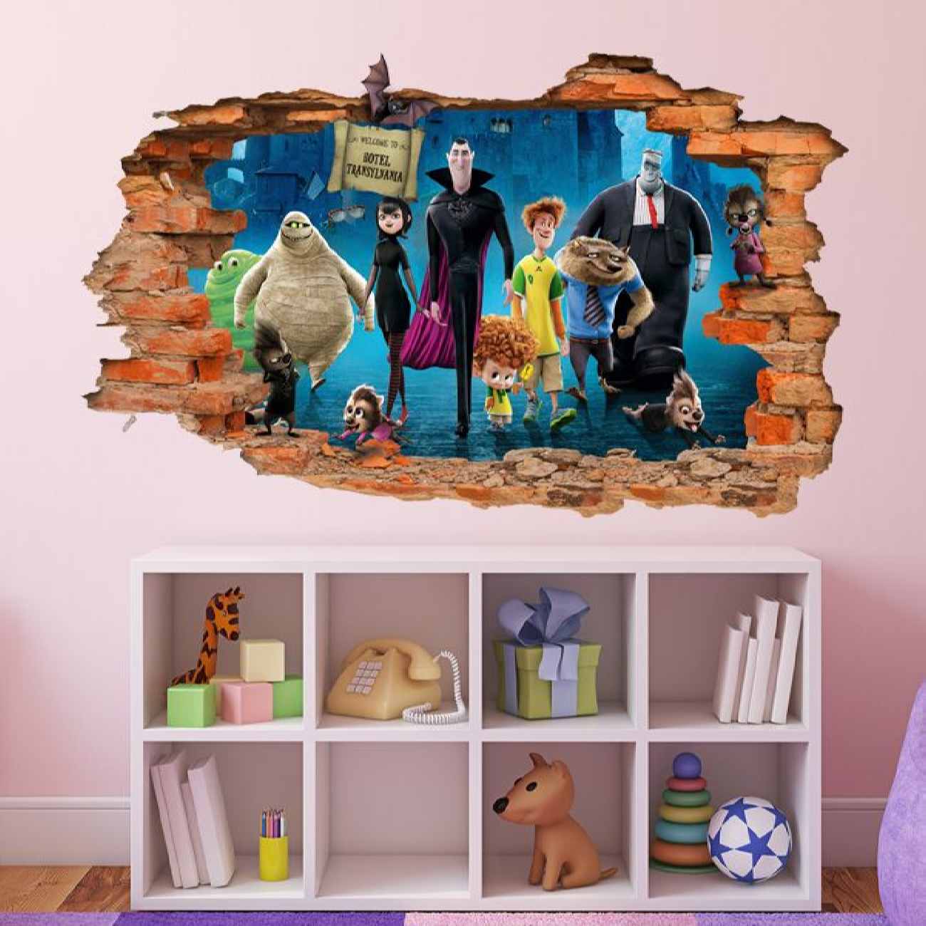 ملصق جدار للأطفال بتصميم فندق ترانسيلفانيا