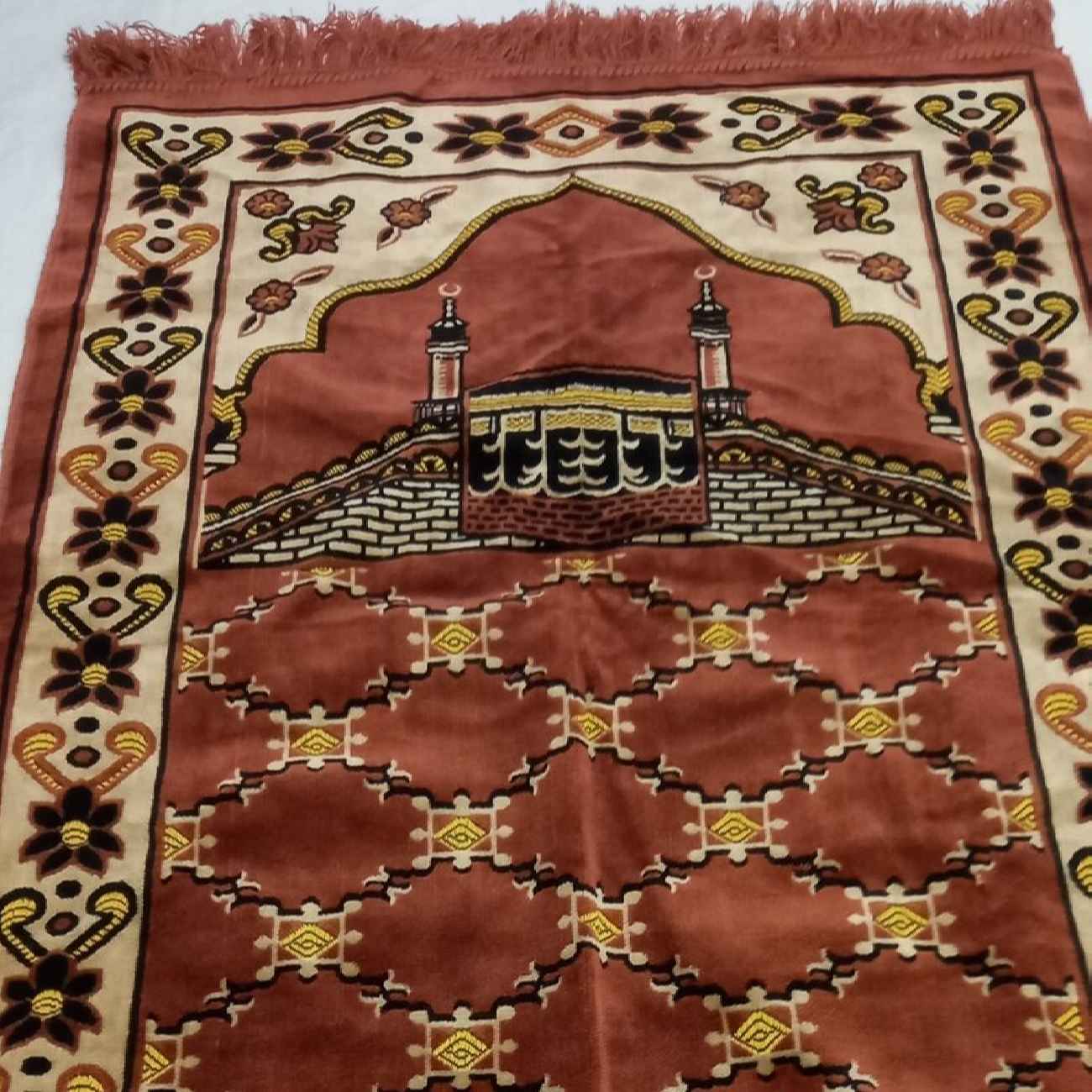سجادة صلاة إسلامية من المخمل، مبطنة، تصميم الكعبة، لون أحمر طيني