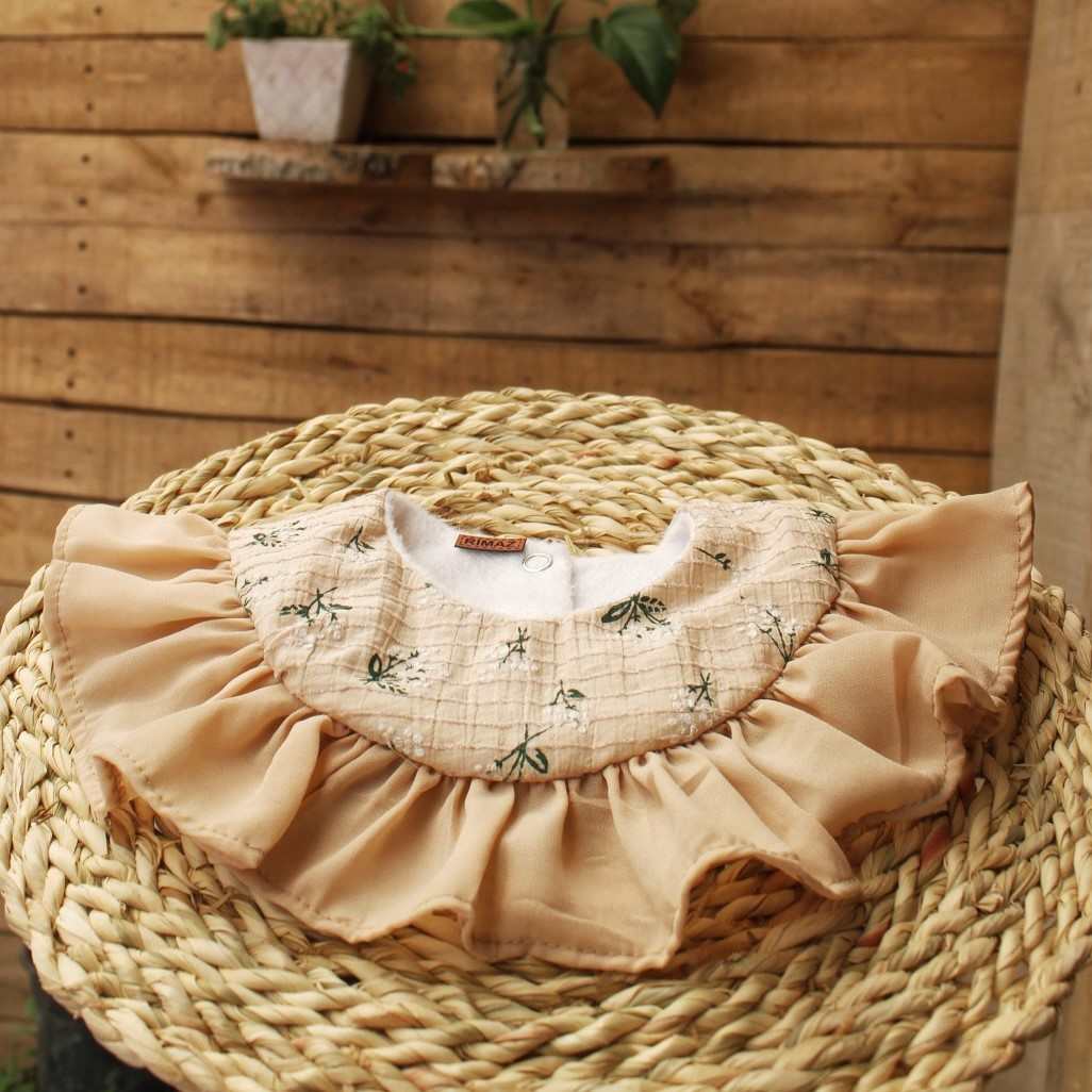 مريلة طفل بتصميم زهري موديل سولميت
