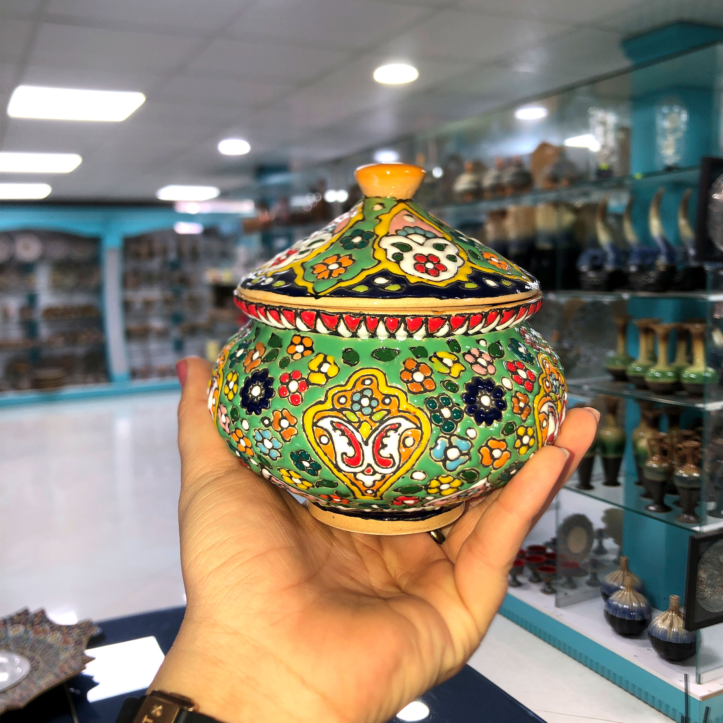 وعاء سكر فخاري إيراني يدوي مع غطاء بتقنية المينا بتصميم زهري