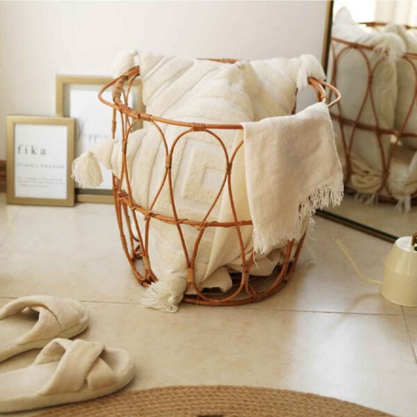 سلة سعفية يدوية الصنع