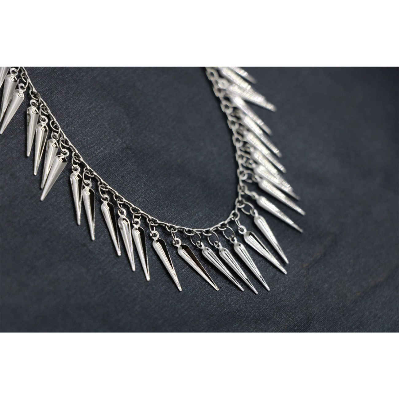 سلسلة حول الكاحل الفولاذية الإيرانية الأنيقة للنساء باللون الذهبي