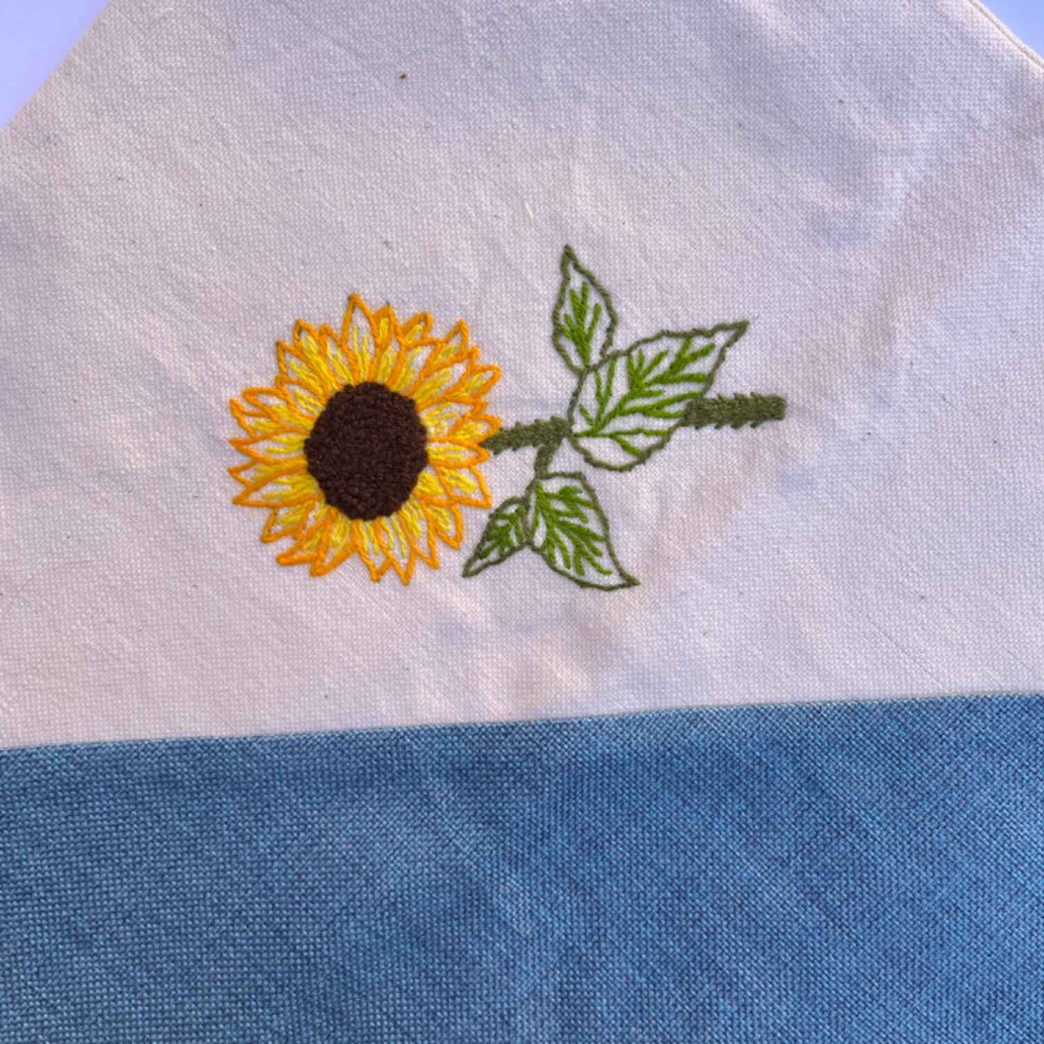 غطاء وسادة سوزاني مطرّز – موديل أفسانه