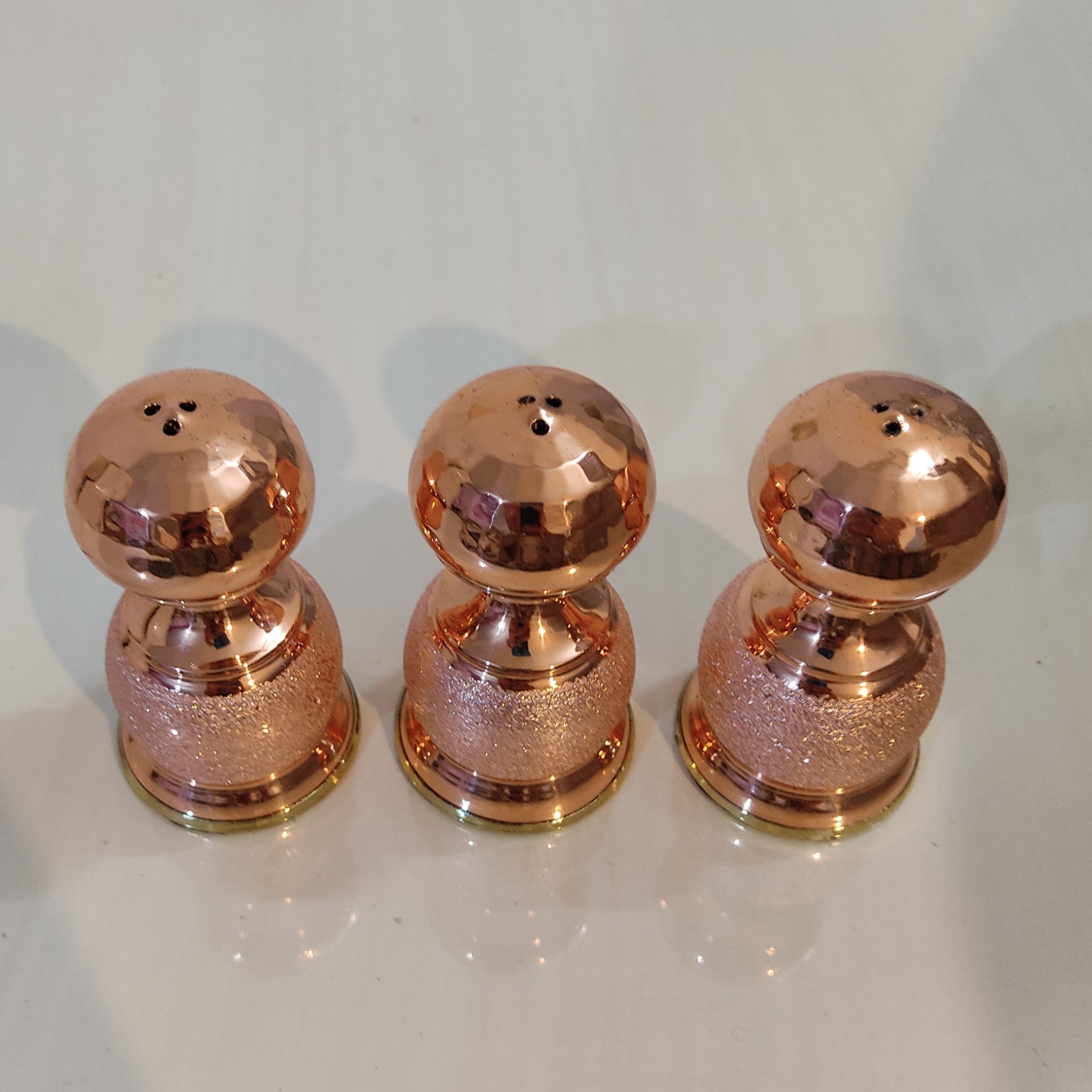 مجموعة من 6 شاكر ملح وفلفل نحاسي إيراني بتصميم أڤاه