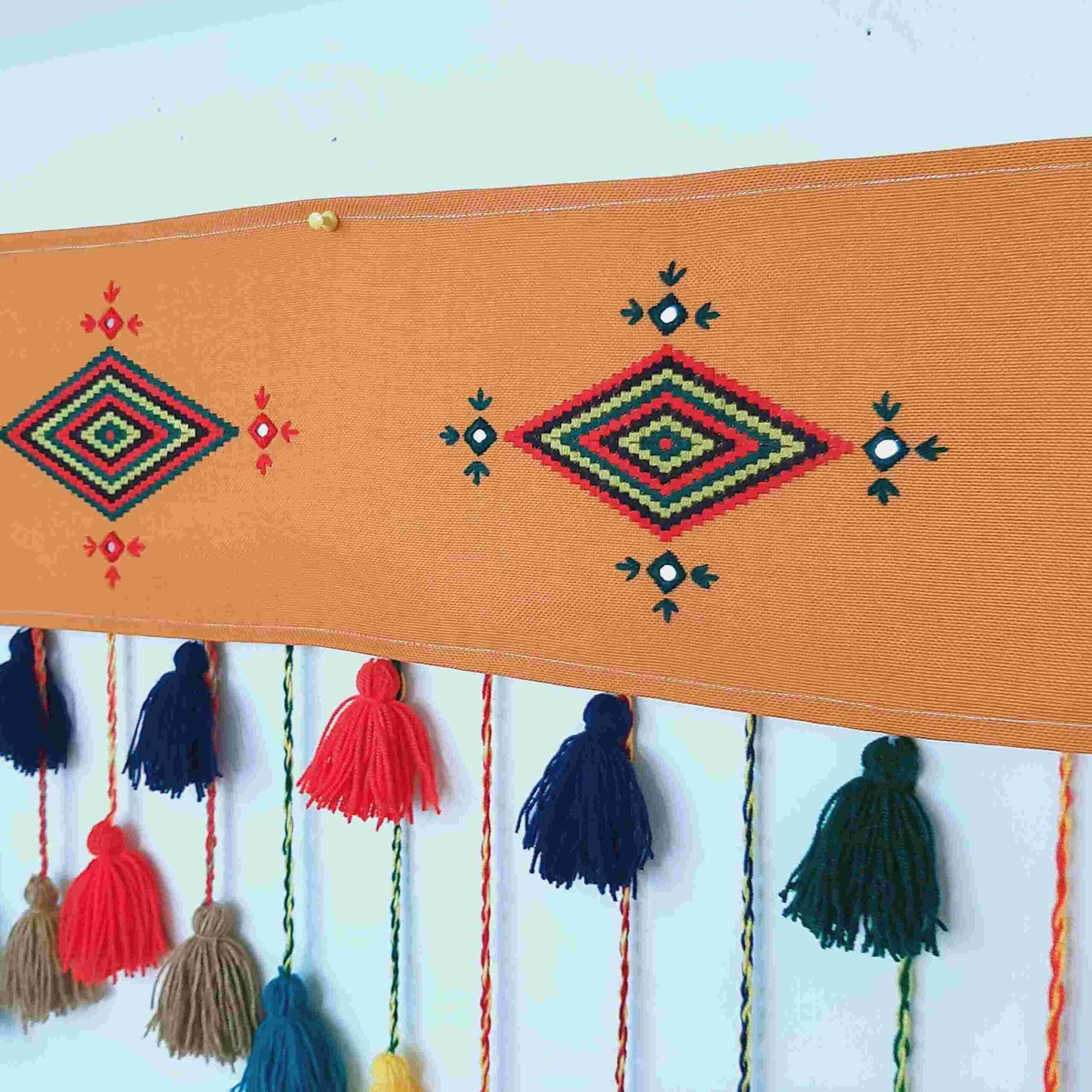 حائط معلق من الخيوط المتدلية بتصميم تقليدي من إيران، منسوج يدويًا نموذج دارا