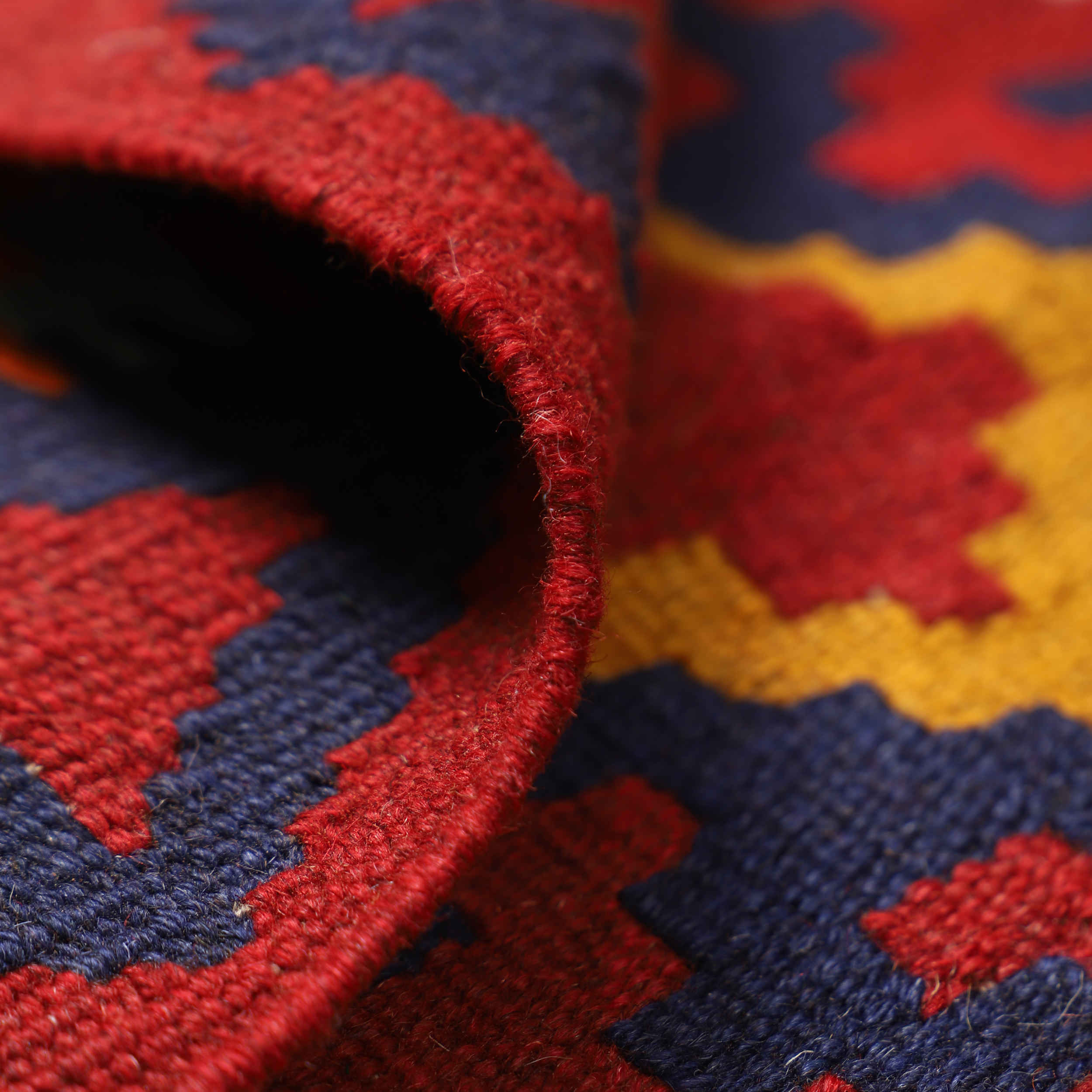 سجادة كليم إيرانية من الصوف منسوجة يدويًا في فارس قبائل القشقائي باللون الأحمر