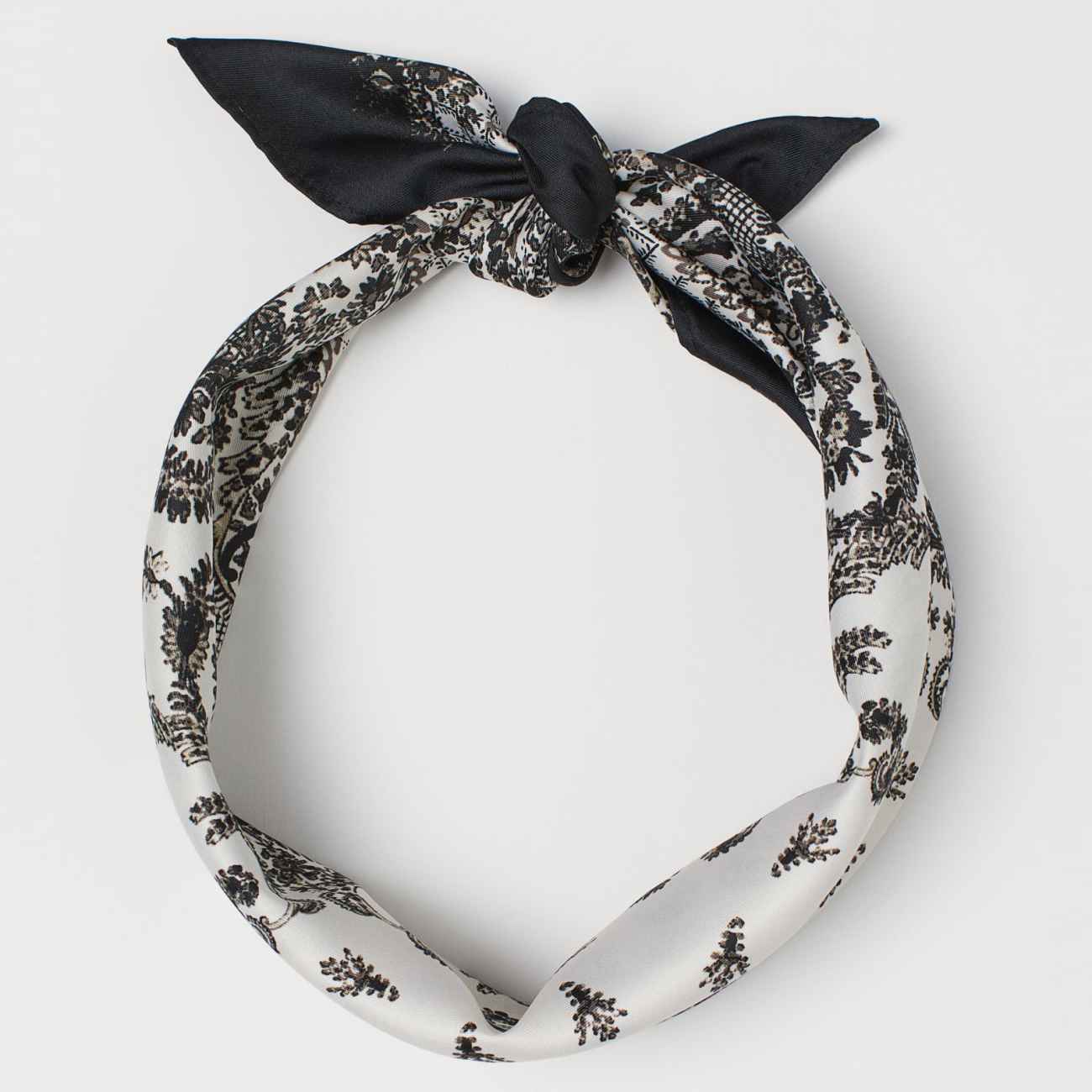 Lace Head Scarf Turban Model Polka Dots