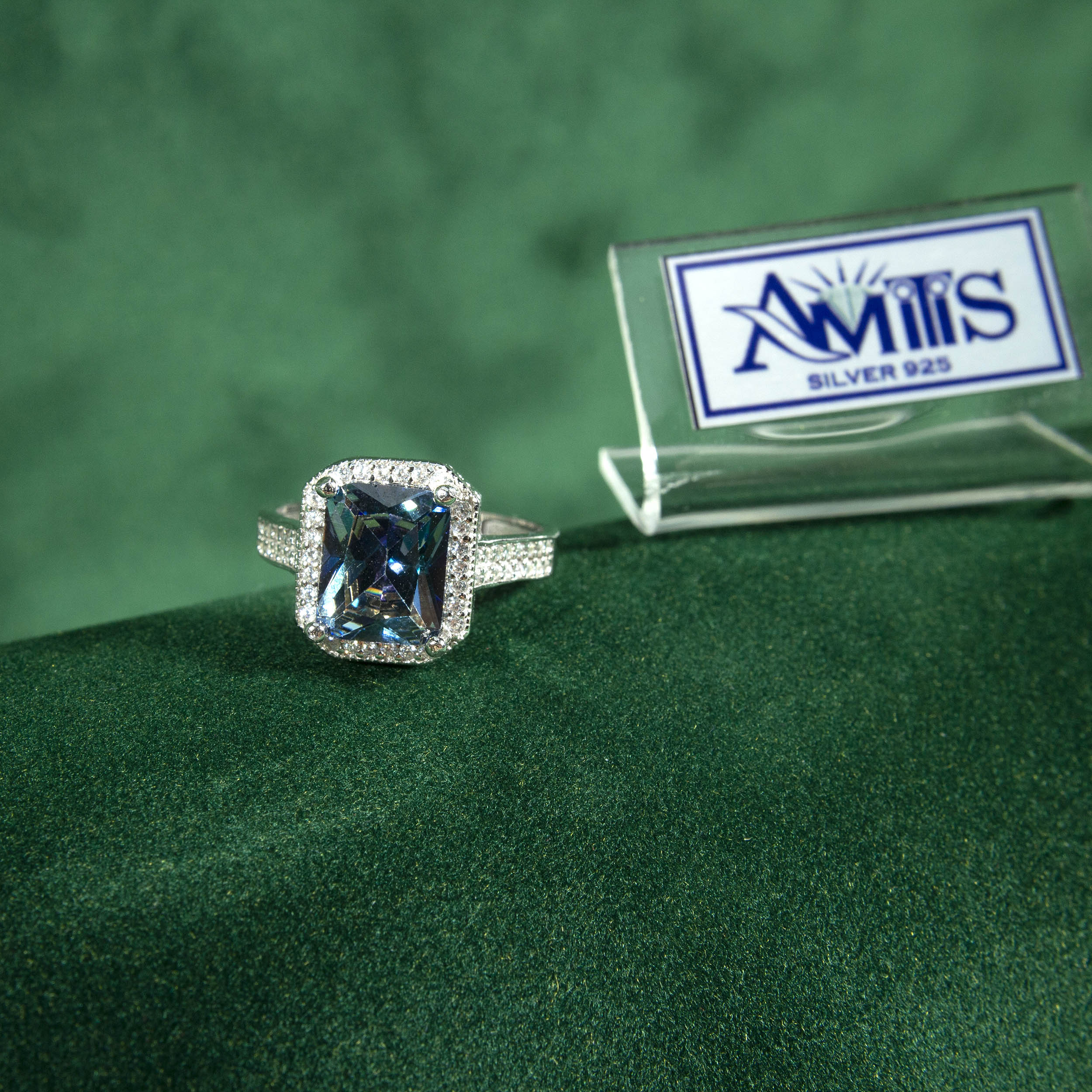 خاتم فضة رقيق للنساء – كلاسيكي وأنيق