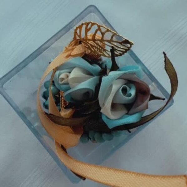 طقم هدايا إسلامي: سبحة مزخرفة مزينة بأزهار من الريش