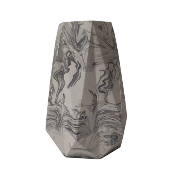 فازة خرسانية مصنوعة يدويًا بأناقة إيرانية