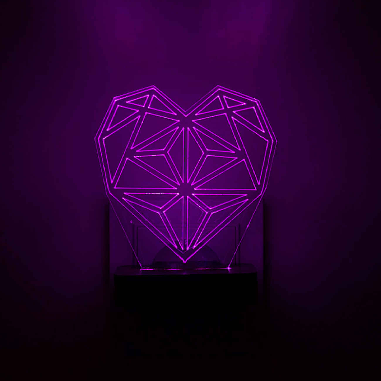 ضوء ليلي LED بتصميم مدفأة نموذج مثبت على الجدار