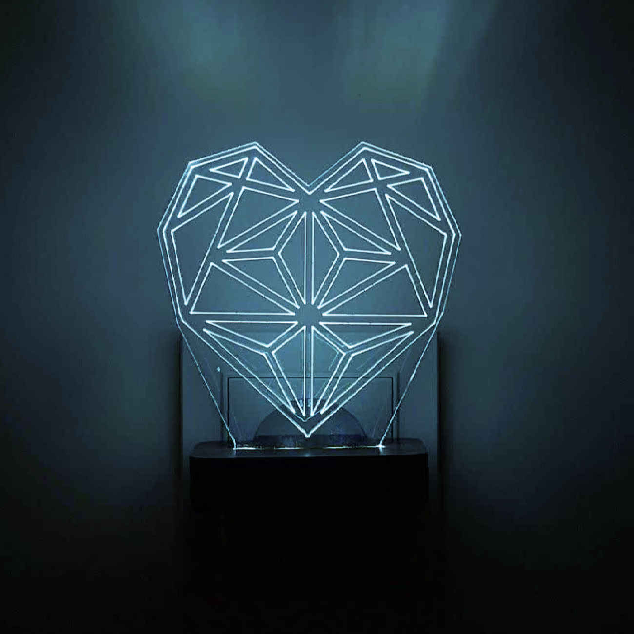 ضوء ليلي LED بتصميم مدفأة نموذج مثبت على الجدار