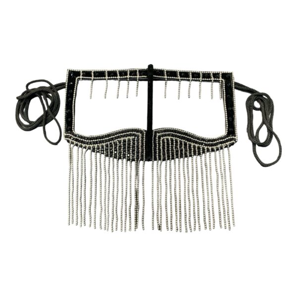 بتوله مرصعة بالأحجار لمسة من البرقع الخليجي اليدوي