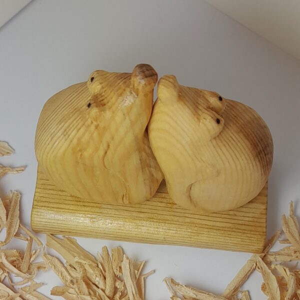 تمثال ديكور خشبي على شكل قنافذ - ديكور منزلي طريف