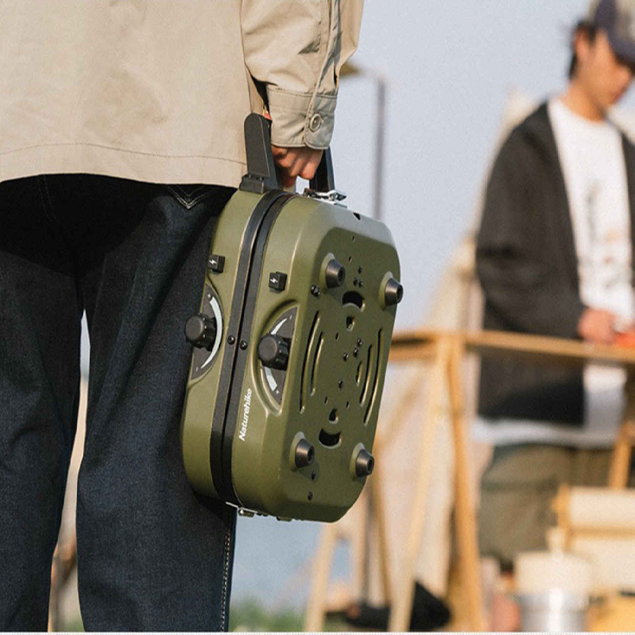 موقد غاز محمول لتحضير وجبة مثالية في الهواء الطلق