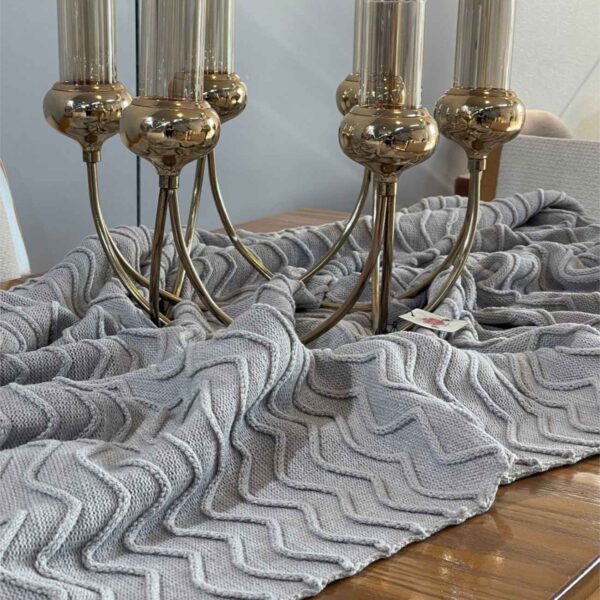 بطانية صوفية منسوجة للأريكة – مزيج مثالي من الراحة والأناقة