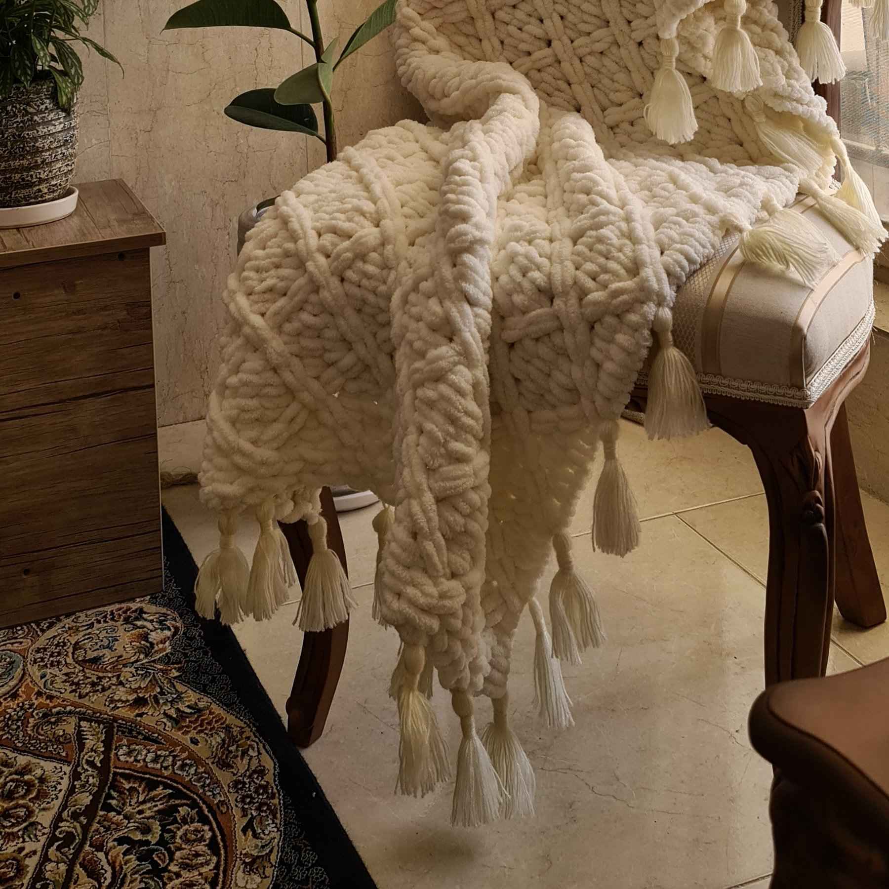 بطانية كنبة محبوكة فاخرة وناعمة – مثالية للاسترخاء والتمدد