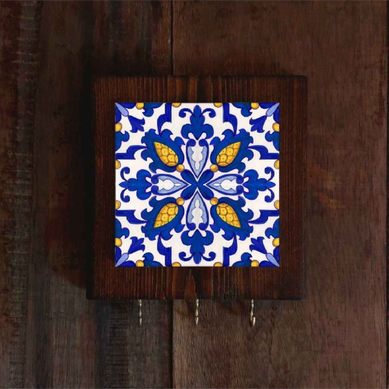 حامل مفاتيح جداري سيراميكي – بإطار خشبي لتنظيم مفاتيحك