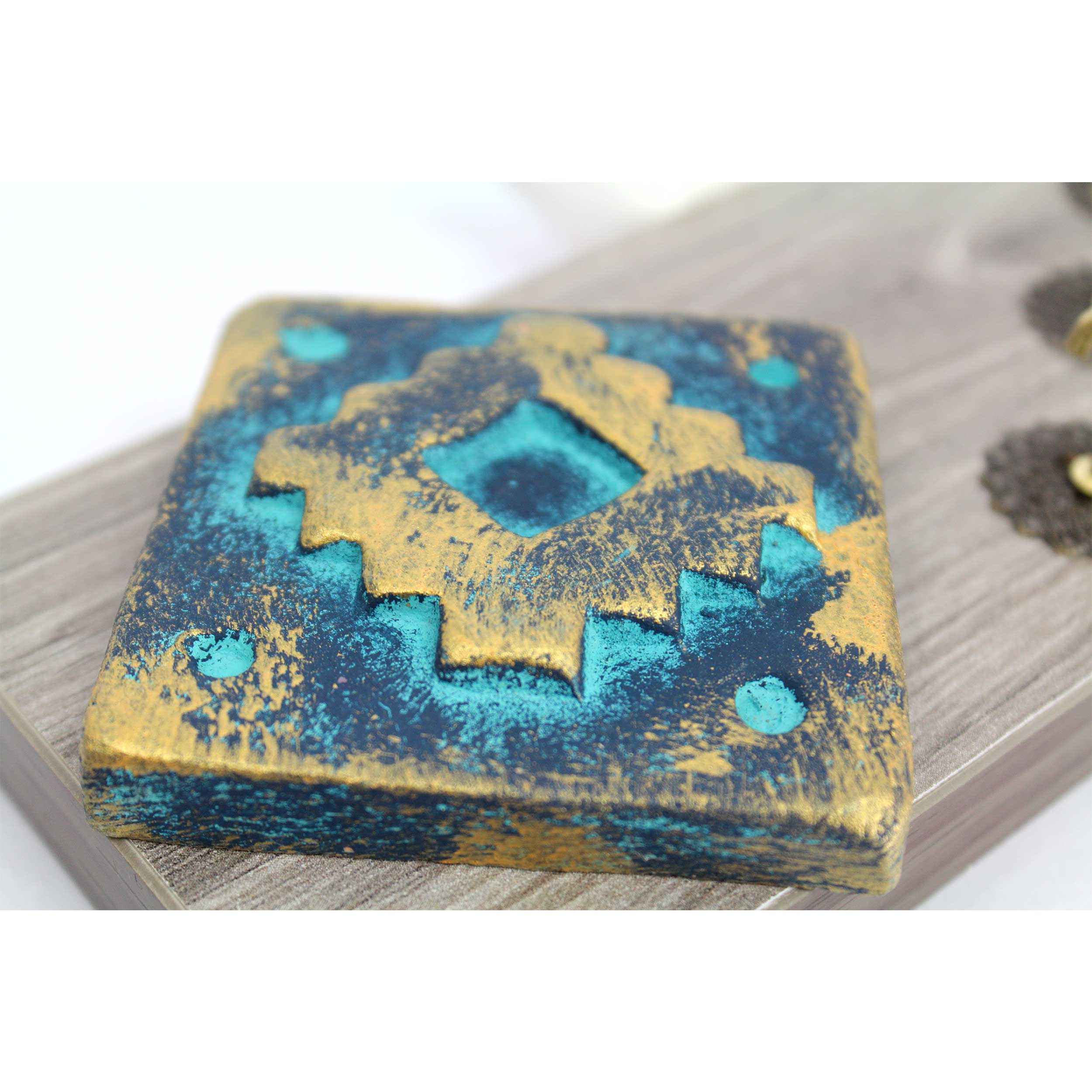 حامل مفاتيح جداري زخرفي لديكور منزلك بتصميم بلاط وطائر