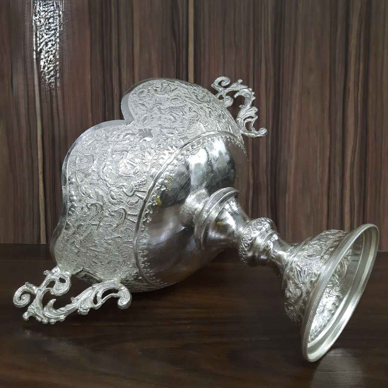 وعاء فضي زخرفي إيراني – مصنوع يدويًا ومنقوش بقاعدة مرتفعة