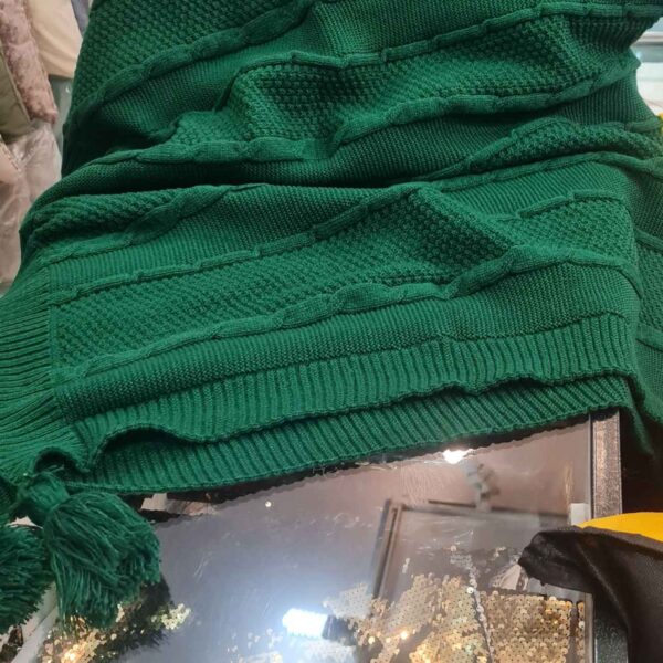 بطانية كنبة محبوكة ناعمة ودافئة للأريكة والسرير – مثالية لديكور المنزل