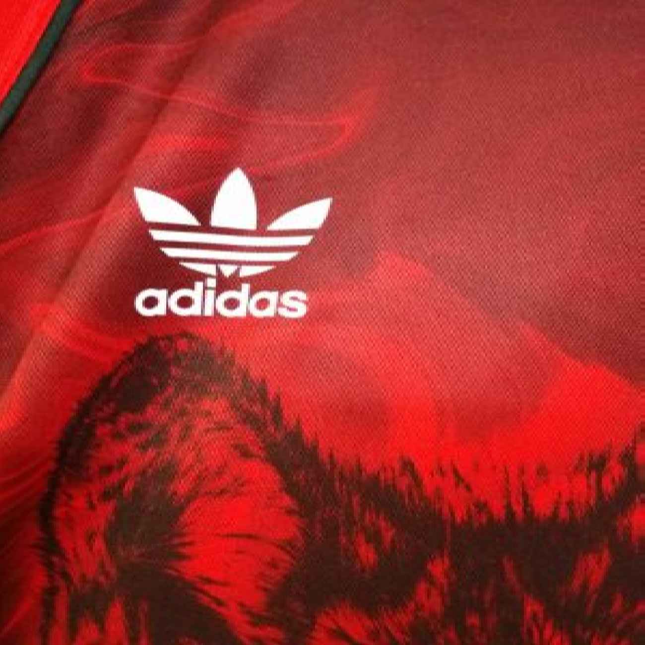 قميص نادي تراكتور لكرة القدم 2024 – متين وأنيق لعشاق الفريق بتصميم الذئب