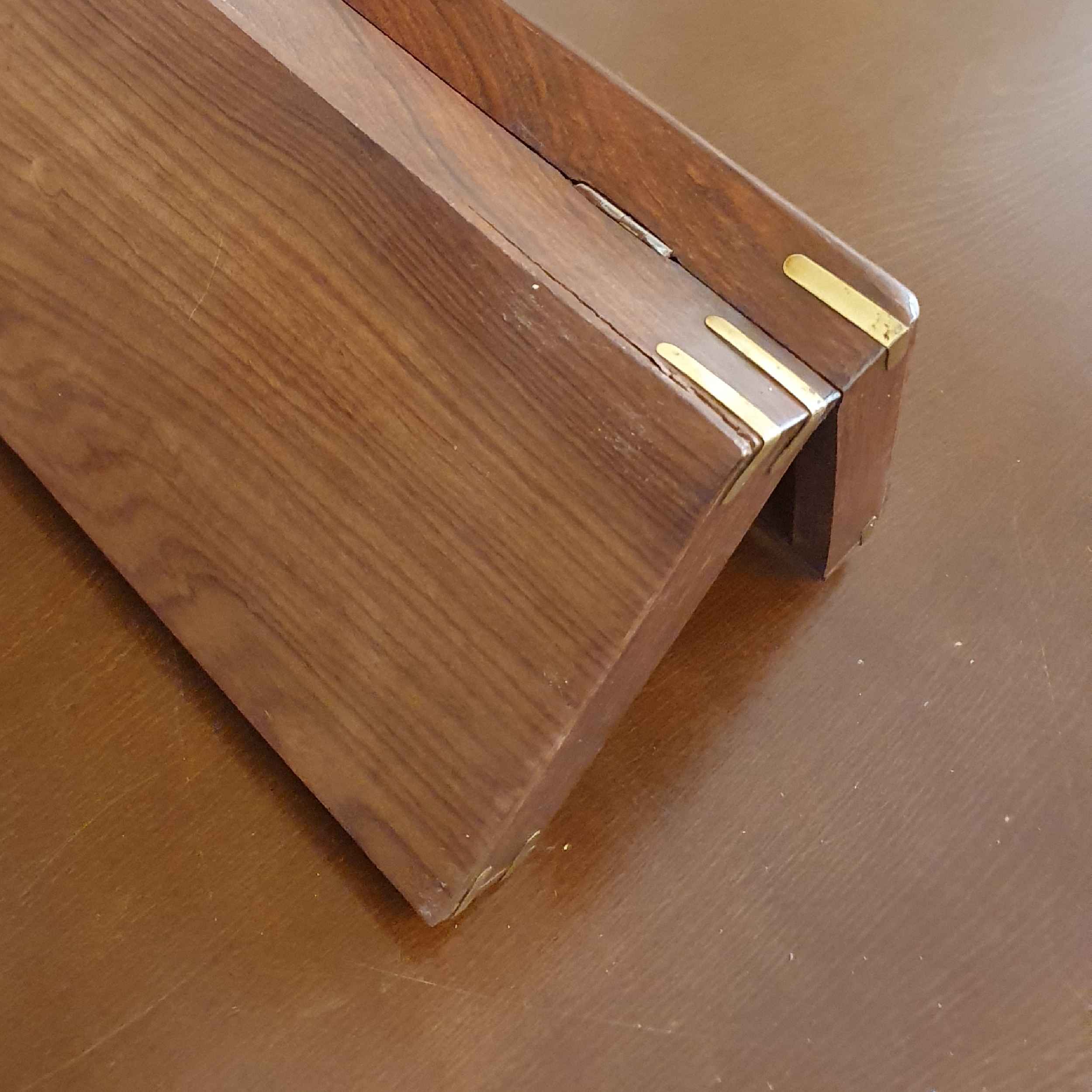 صندوق مجوهرات خشبي مصنوع يدويًا بتصميم زهور مستوحى من الطراز القديم