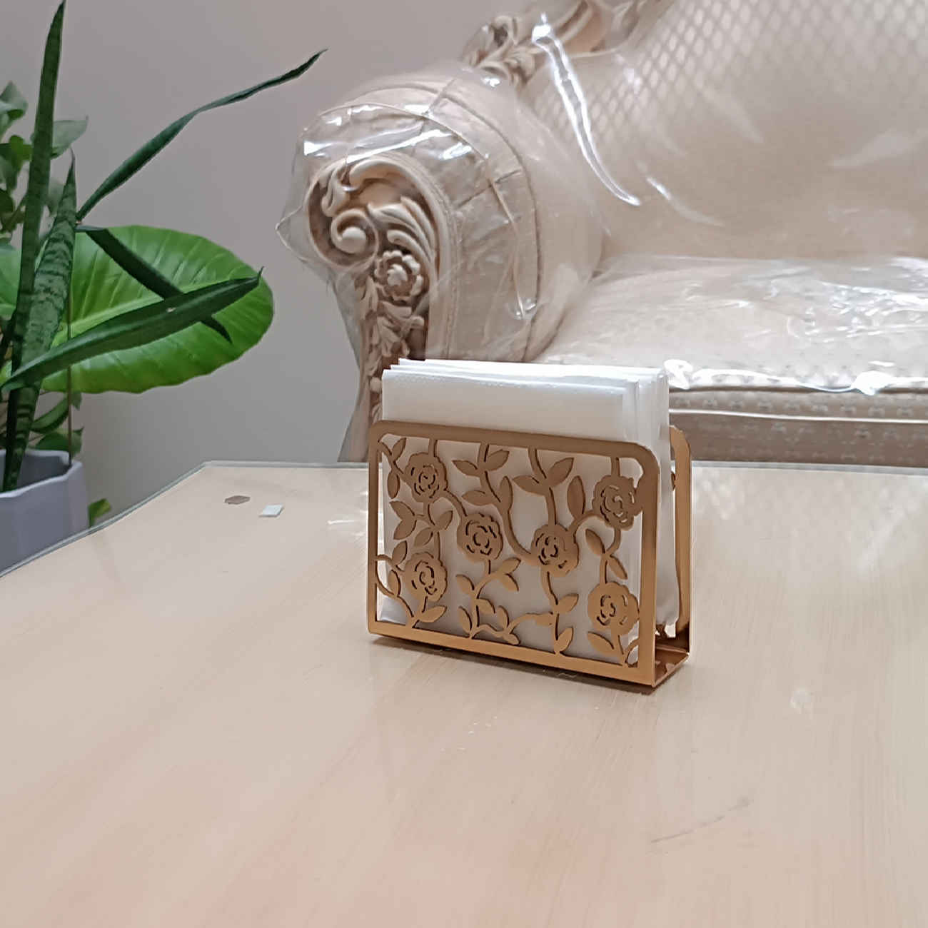 حامل مناديل ورقية معدني – أنيق ومثالي للمنزل بتصميم زهور