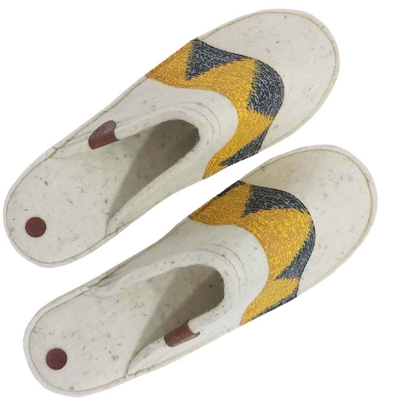 حذاء صوف يدوي إيراني – دفء وراحة للقدمين مع تصميم هندسي